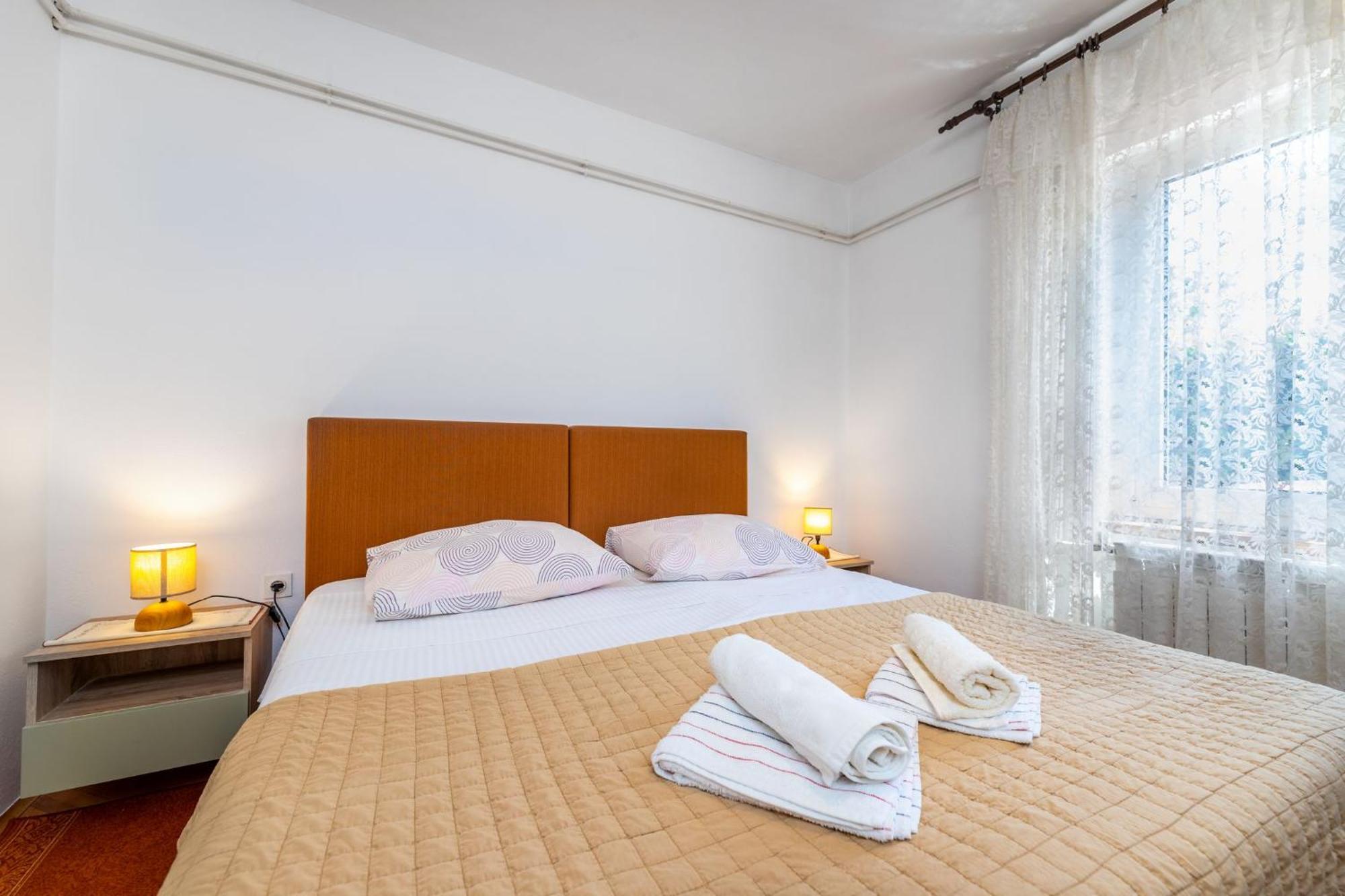 Rooms Sale Marija Baška Esterno foto