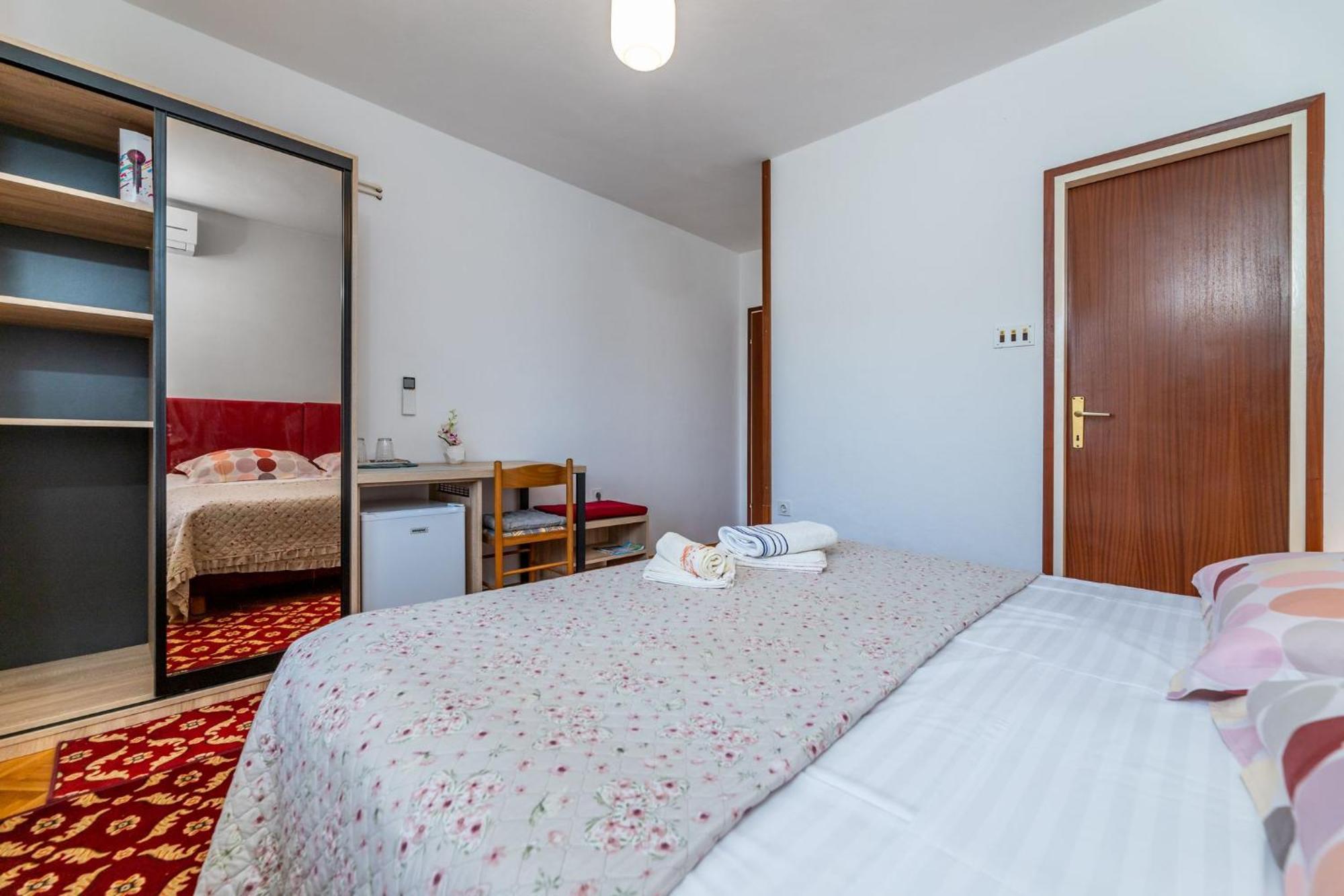 Rooms Sale Marija Baška Esterno foto