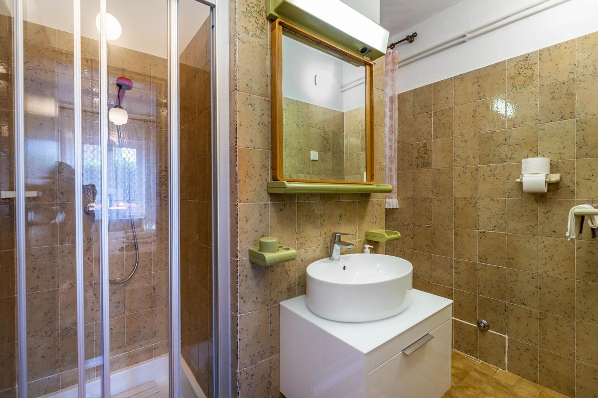 Rooms Sale Marija Baška Esterno foto