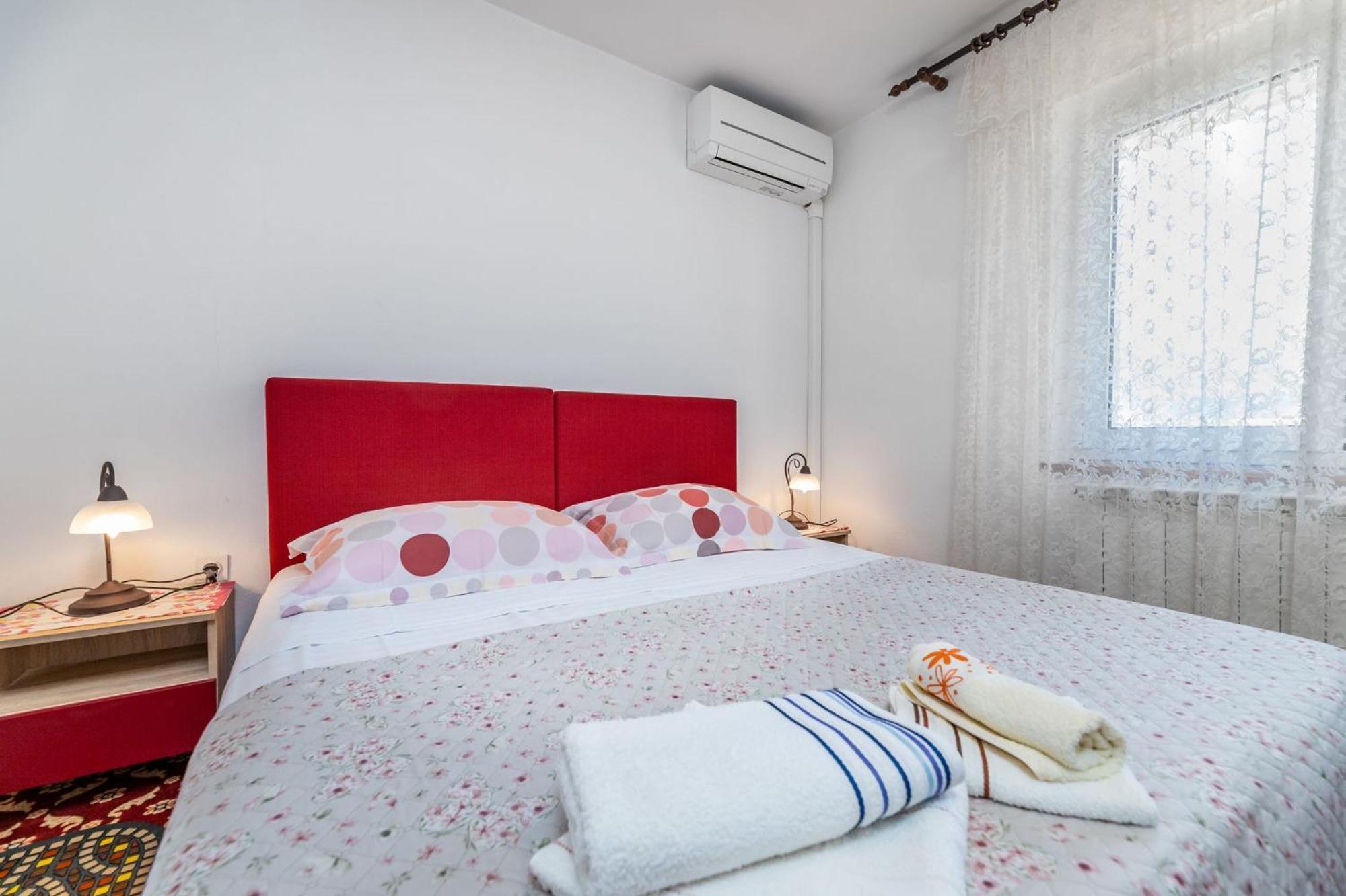 Rooms Sale Marija Baška Esterno foto